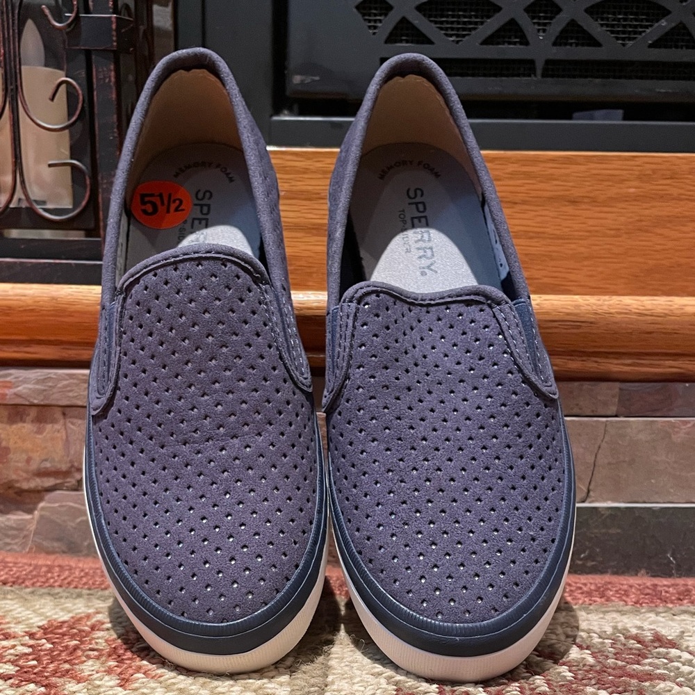 Sperry Mensa Perforated Slip On Sneakers Navy 5.5 NWOB
